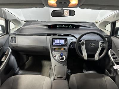 2011 Toyota Prius - Thumbnail