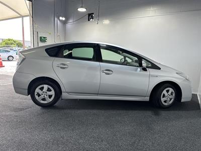 2011 Toyota Prius - Thumbnail