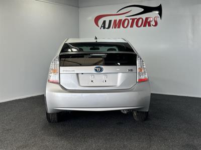 2011 Toyota Prius - Thumbnail