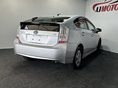 2011 Toyota Prius - Thumbnail