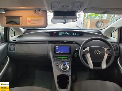 2010 Toyota Prius - Thumbnail