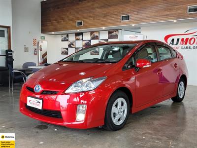 2010 Toyota Prius - Thumbnail