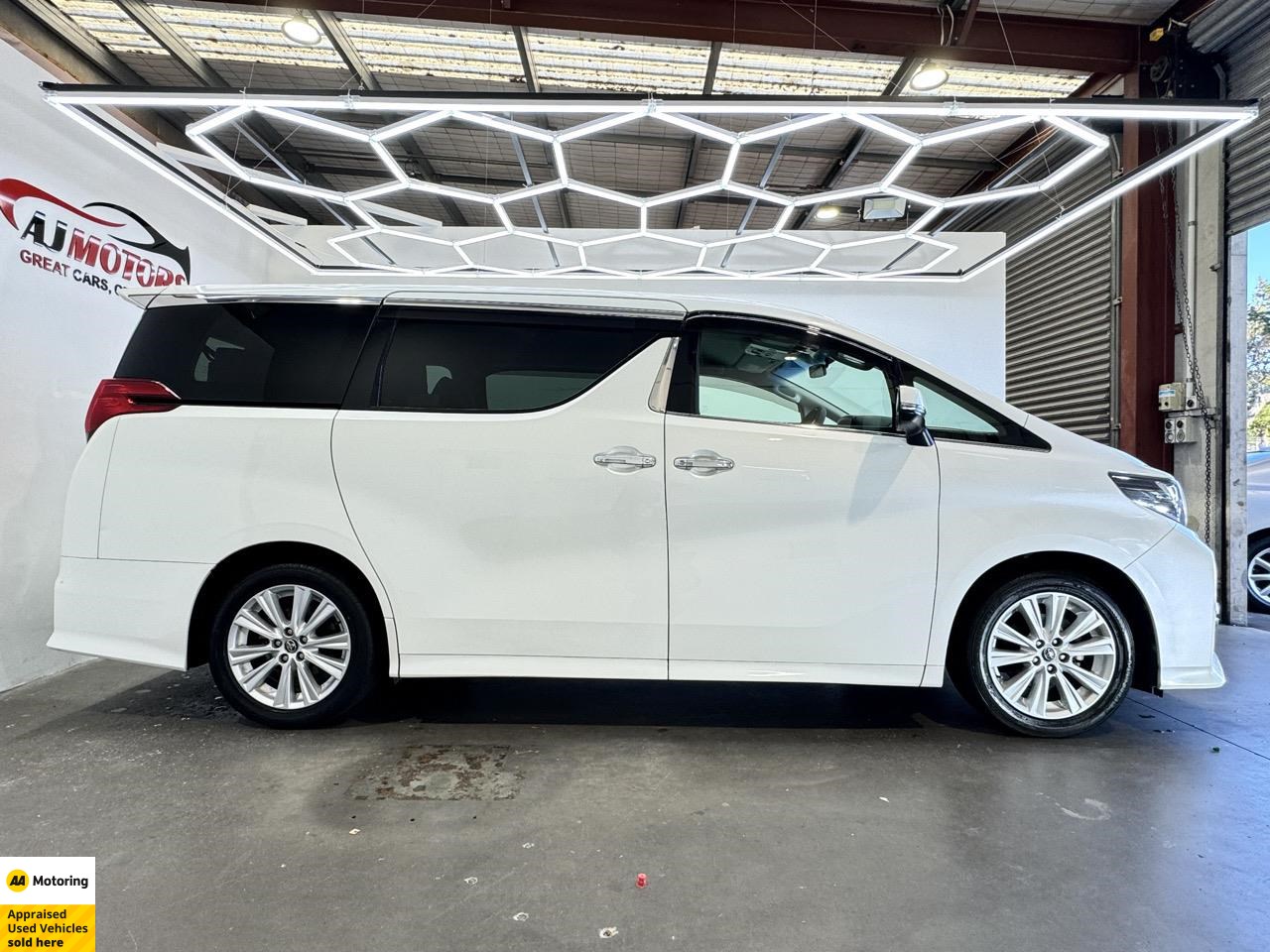 2017 Toyota Alphard