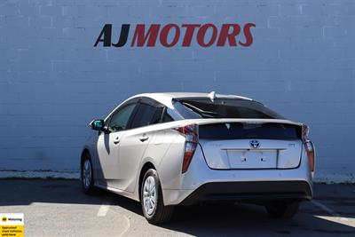 2017 Toyota Prius - Thumbnail