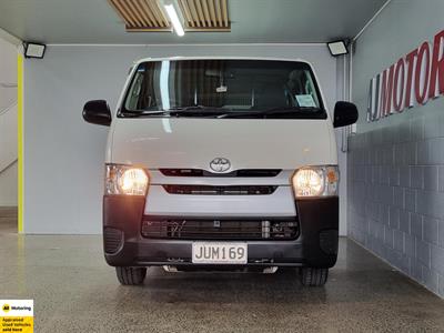 2016 Toyota Hiace - Thumbnail