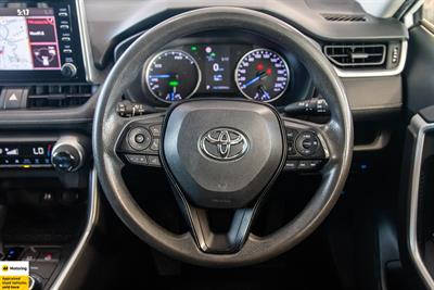 2019 Toyota RAV4 - Thumbnail