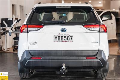 2019 Toyota RAV4 - Thumbnail