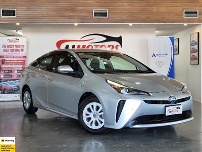 2019 Toyota Prius - Thumbnail