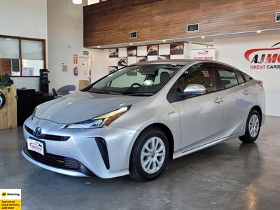 2019 Toyota Prius - Thumbnail