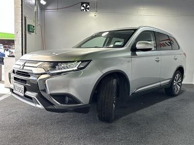 2022 Mitsubishi Outlander - Thumbnail