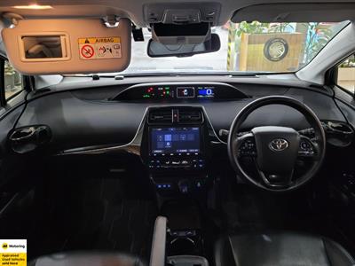 2019 Toyota Prius - Thumbnail