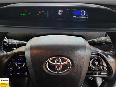 2019 Toyota Prius - Thumbnail