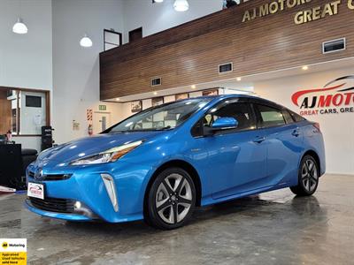 2019 Toyota Prius - Thumbnail