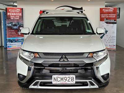 2020 Mitsubishi Outlander - Thumbnail