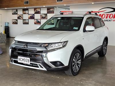 2020 Mitsubishi Outlander - Thumbnail