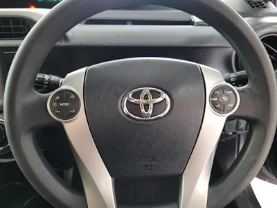 2013 Toyota Aqua - Thumbnail