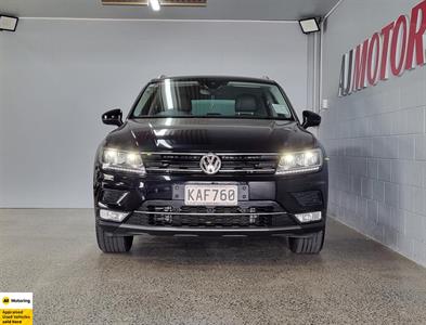 2016 Volkswagen Tiguan - Thumbnail