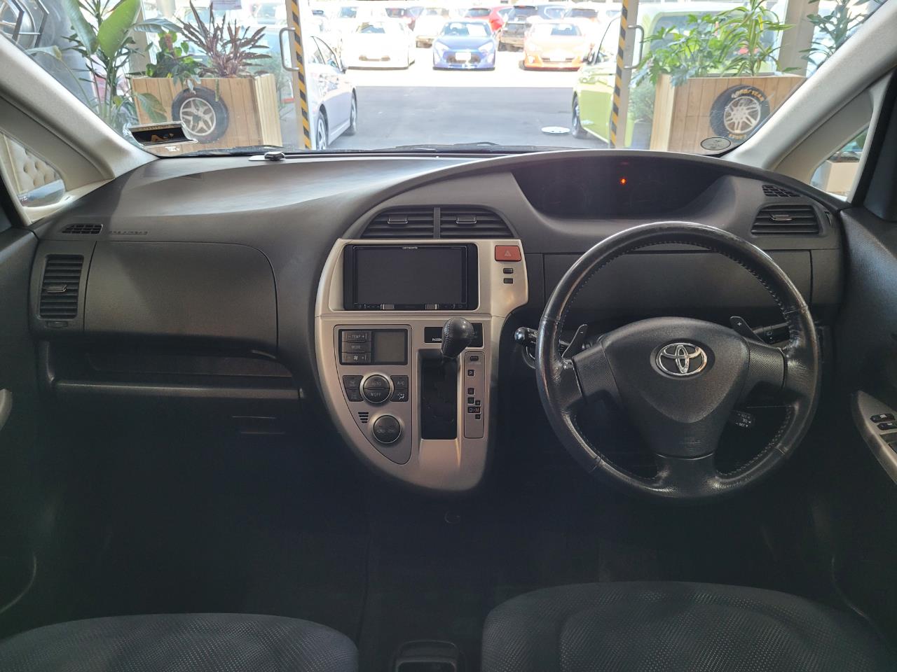 2005 Toyota Ractis