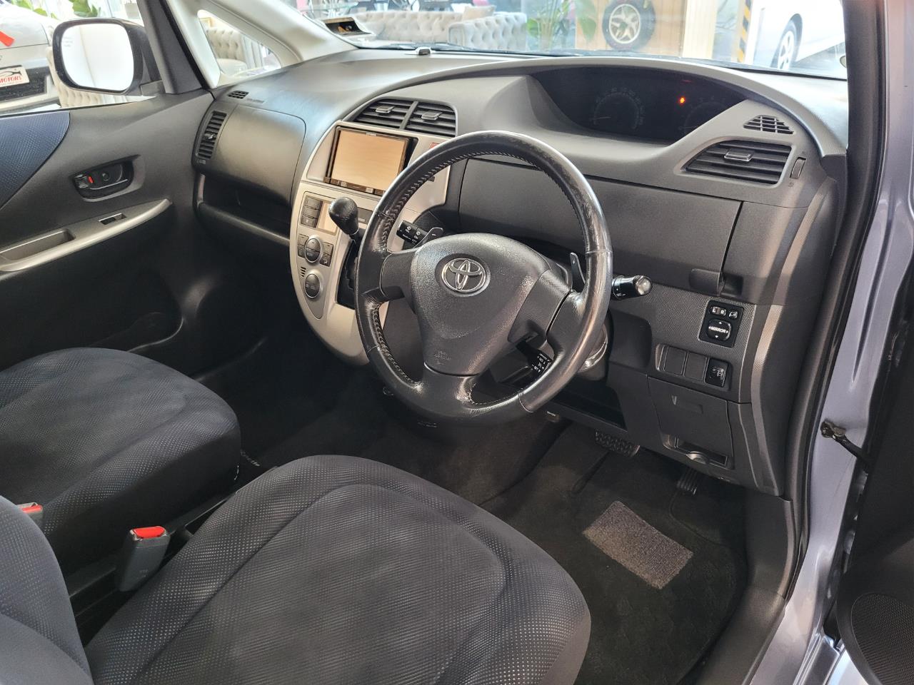 2005 Toyota Ractis