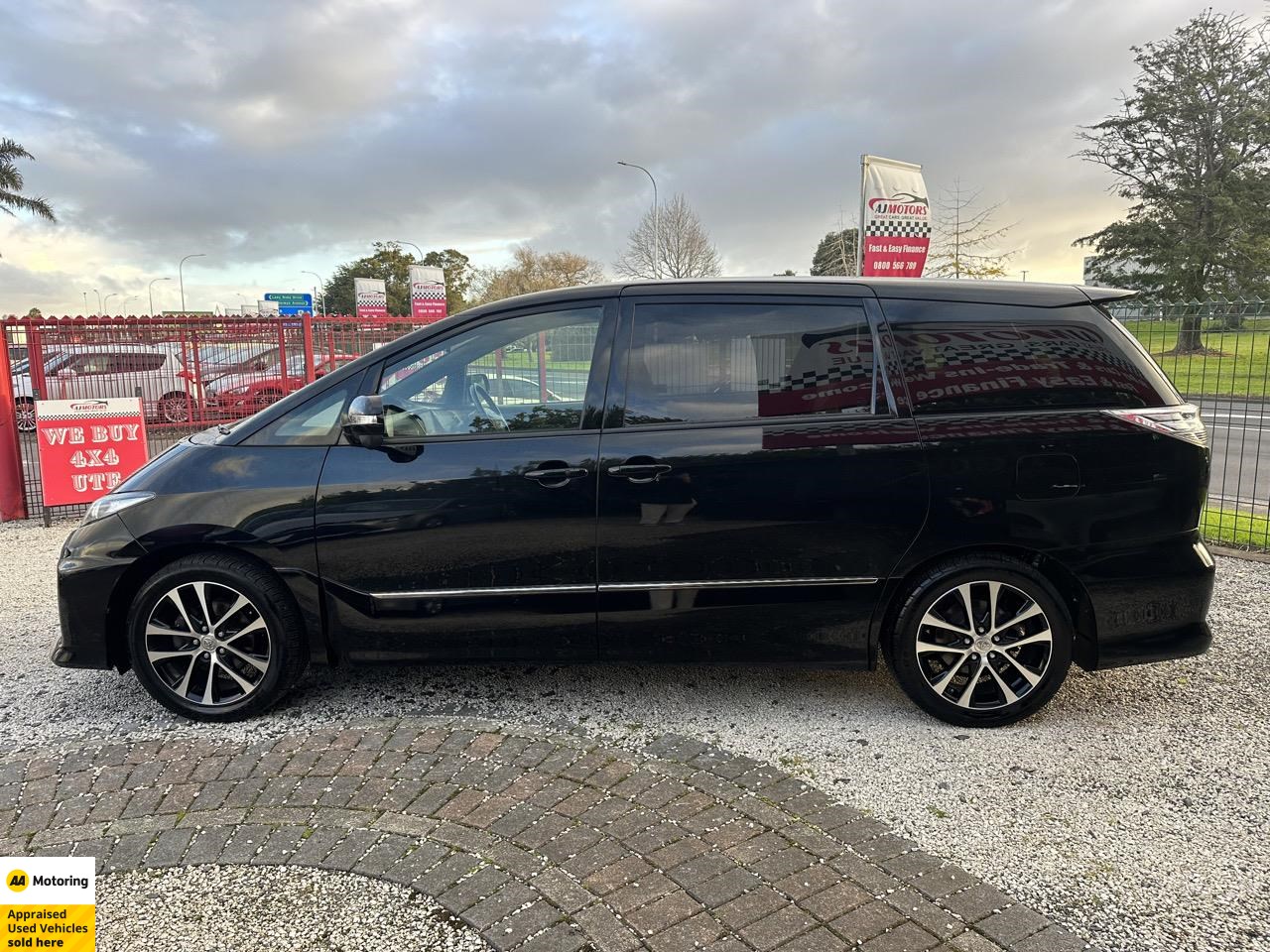 2015 Toyota Estima