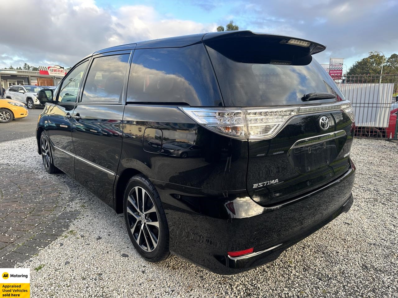 2015 Toyota Estima