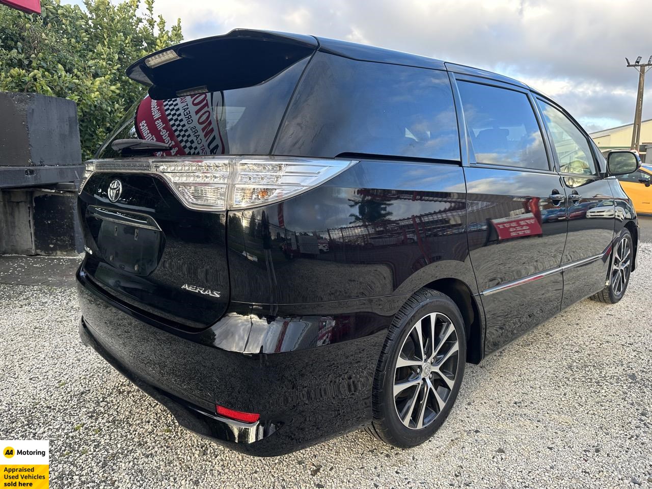 2015 Toyota Estima