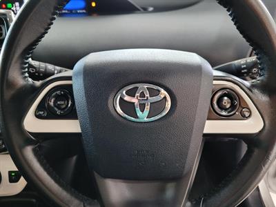 2017 Toyota Prius - Thumbnail