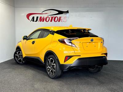 2017 Toyota C-HR - Thumbnail