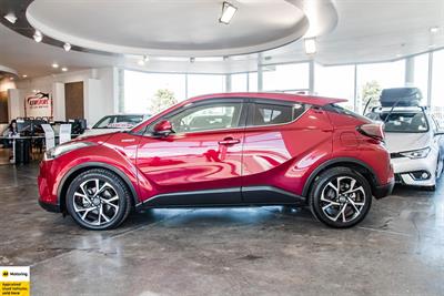 2017 Toyota C-HR - Thumbnail