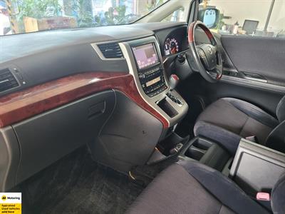 2011 Toyota Vellfire - Thumbnail