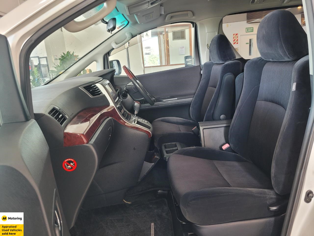 2011 Toyota Vellfire