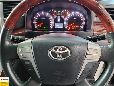 2011 Toyota Vellfire - Thumbnail