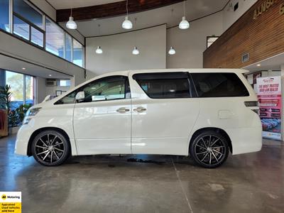 2011 Toyota Vellfire - Thumbnail