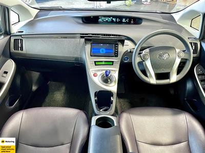 2015 Toyota Prius - Thumbnail