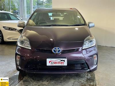 2015 Toyota Prius - Thumbnail