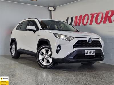 2020 Toyota RAV4 - Thumbnail