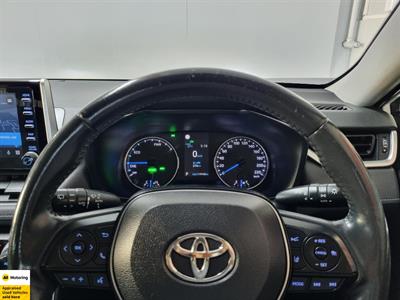 2020 Toyota RAV4 - Thumbnail