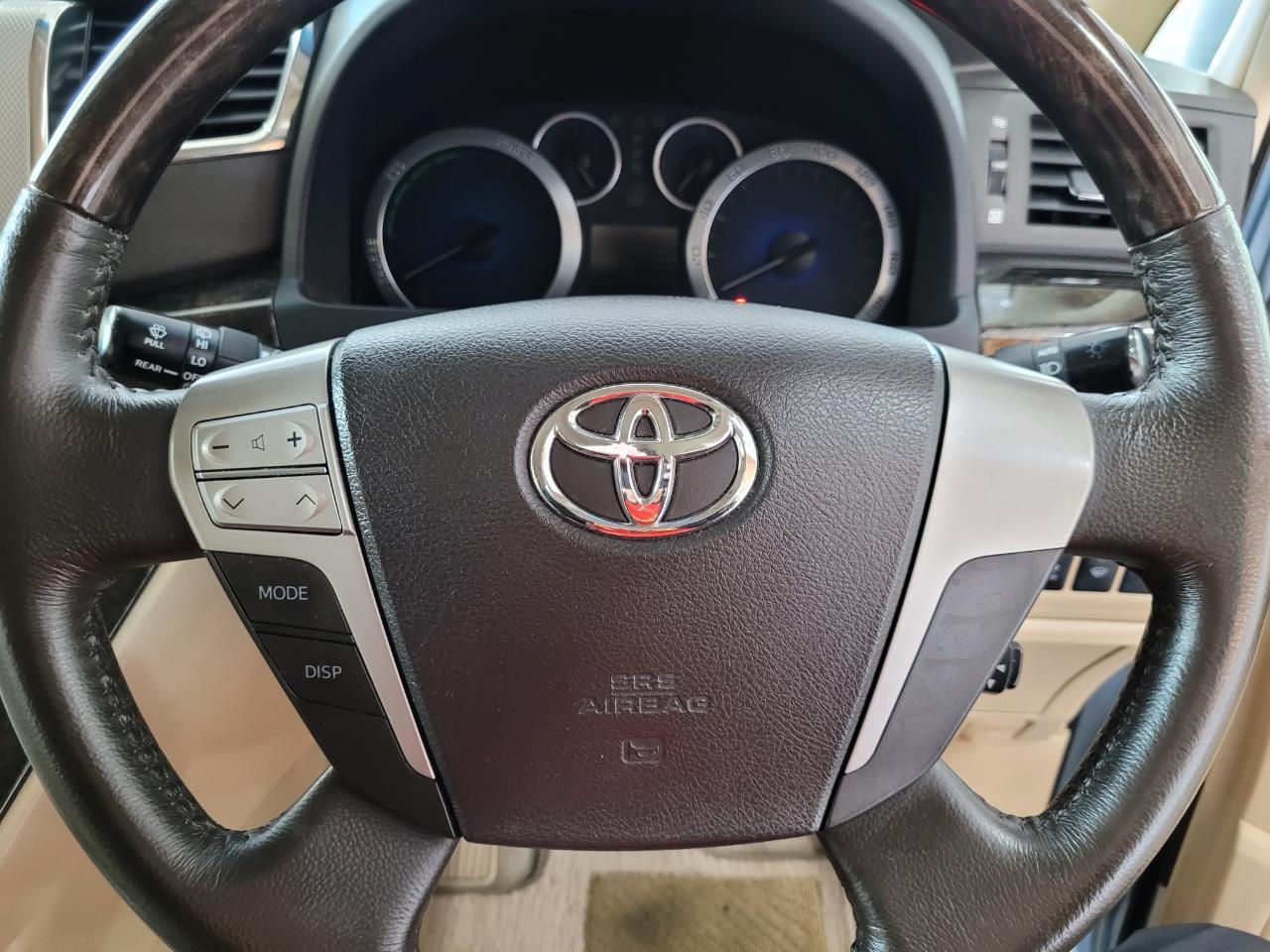 2012 Toyota Vellfire