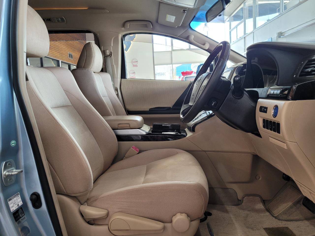 2012 Toyota Vellfire