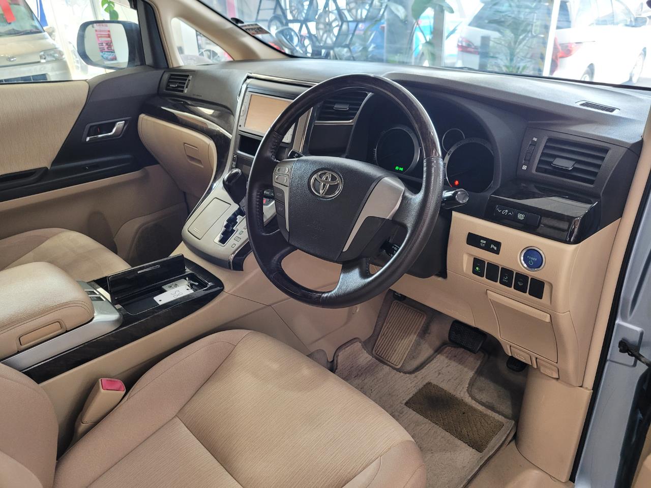 2012 Toyota Vellfire