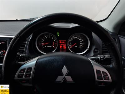 2016 Mitsubishi Lancer - Thumbnail