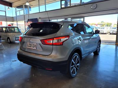 2017 Nissan Qashqai - Thumbnail