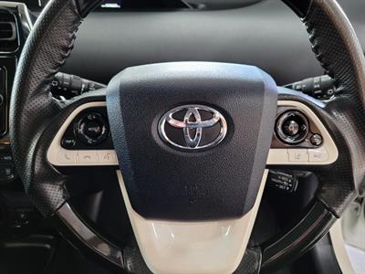 2017 Toyota Prius - Thumbnail