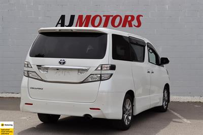 2010 Toyota Vellfire - Thumbnail