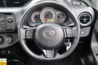 2019 Toyota Yaris - Thumbnail