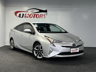 2017 Toyota Prius - Thumbnail