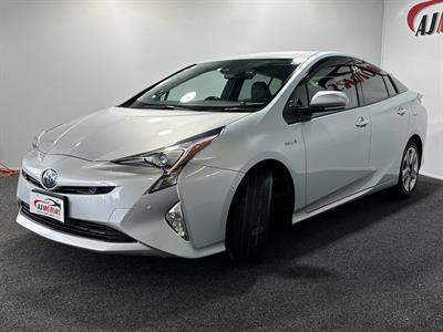 2017 Toyota Prius - Thumbnail