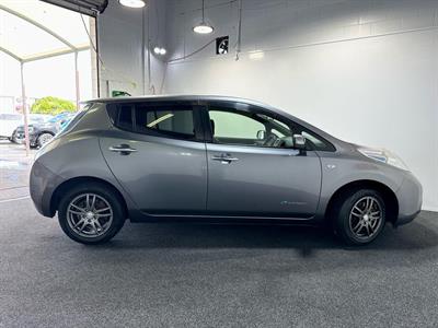 2014 Nissan Leaf - Thumbnail