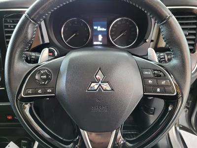 2021 Mitsubishi Outlander - Thumbnail