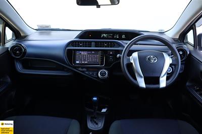 2015 Toyota Aqua - Thumbnail